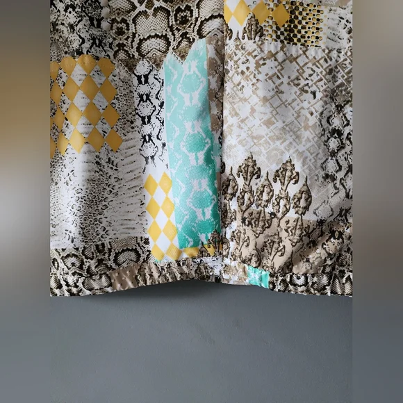 ALIA PLUS SIZE VEST - Picture 2 of 7